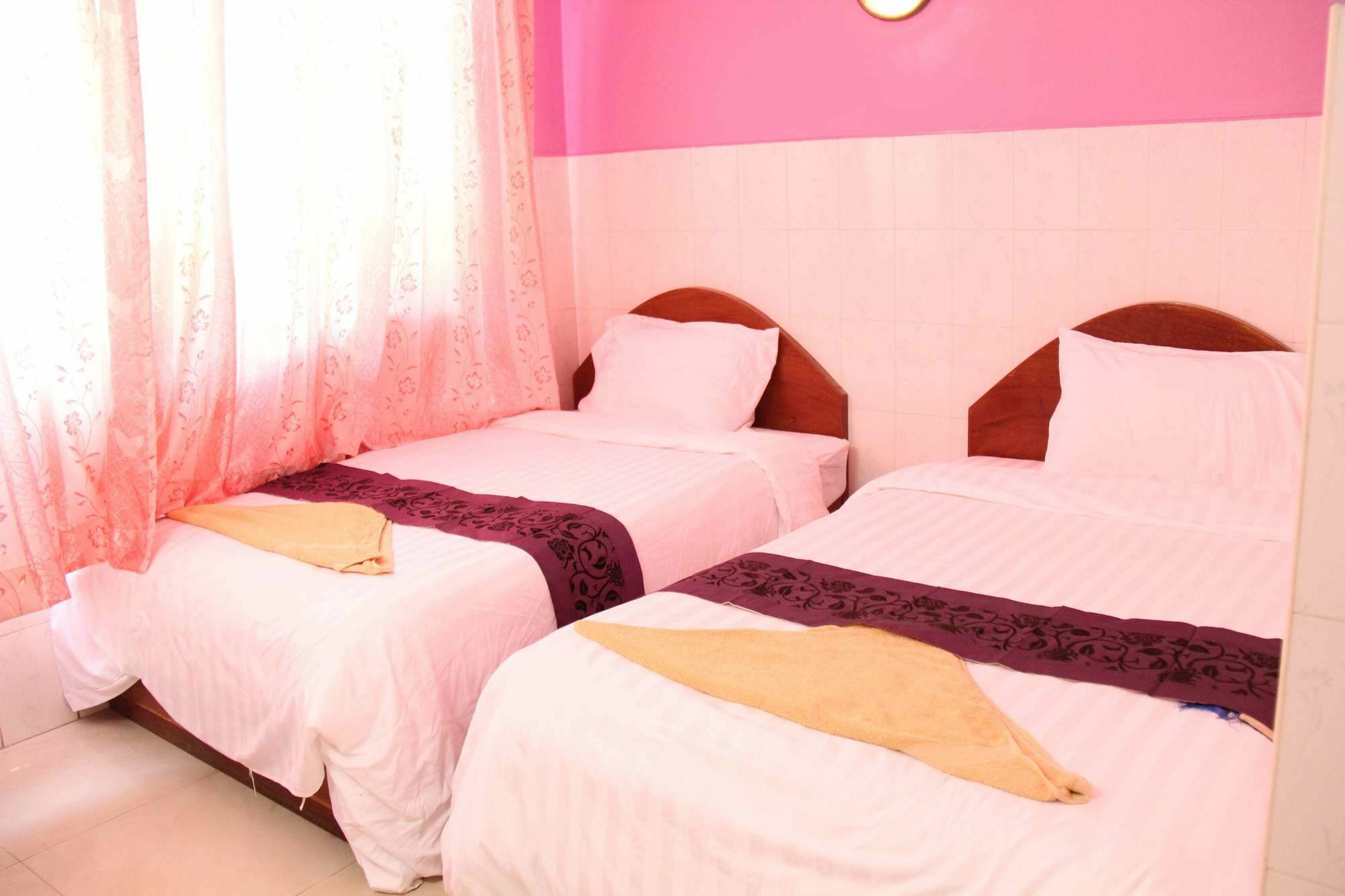 Capitol 3 Guesthouse 金边 外观 照片