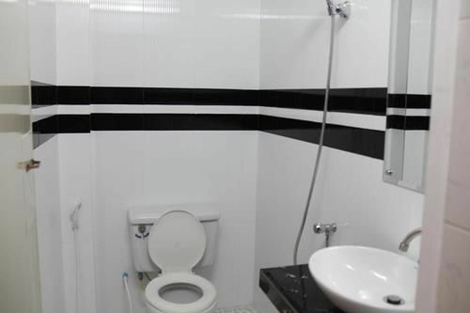 Capitol 3 Guesthouse 金边 外观 照片